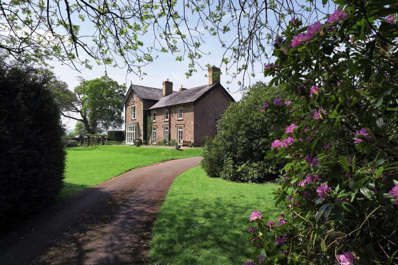 The Grange Bed & Breakfast Glasbury ภายนอก รูปภาพ