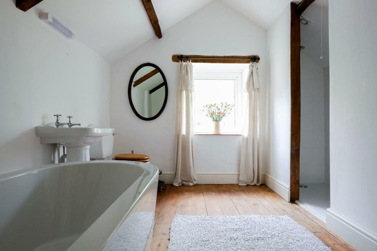 The Grange Bed & Breakfast Glasbury ภายนอก รูปภาพ